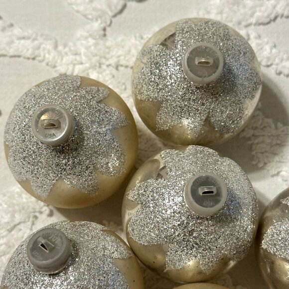 7 Vintage Shiny Brite Snow Cap Glass Christmas Ornaments Plastic Cap USA Mixed - Picture 9 of 14